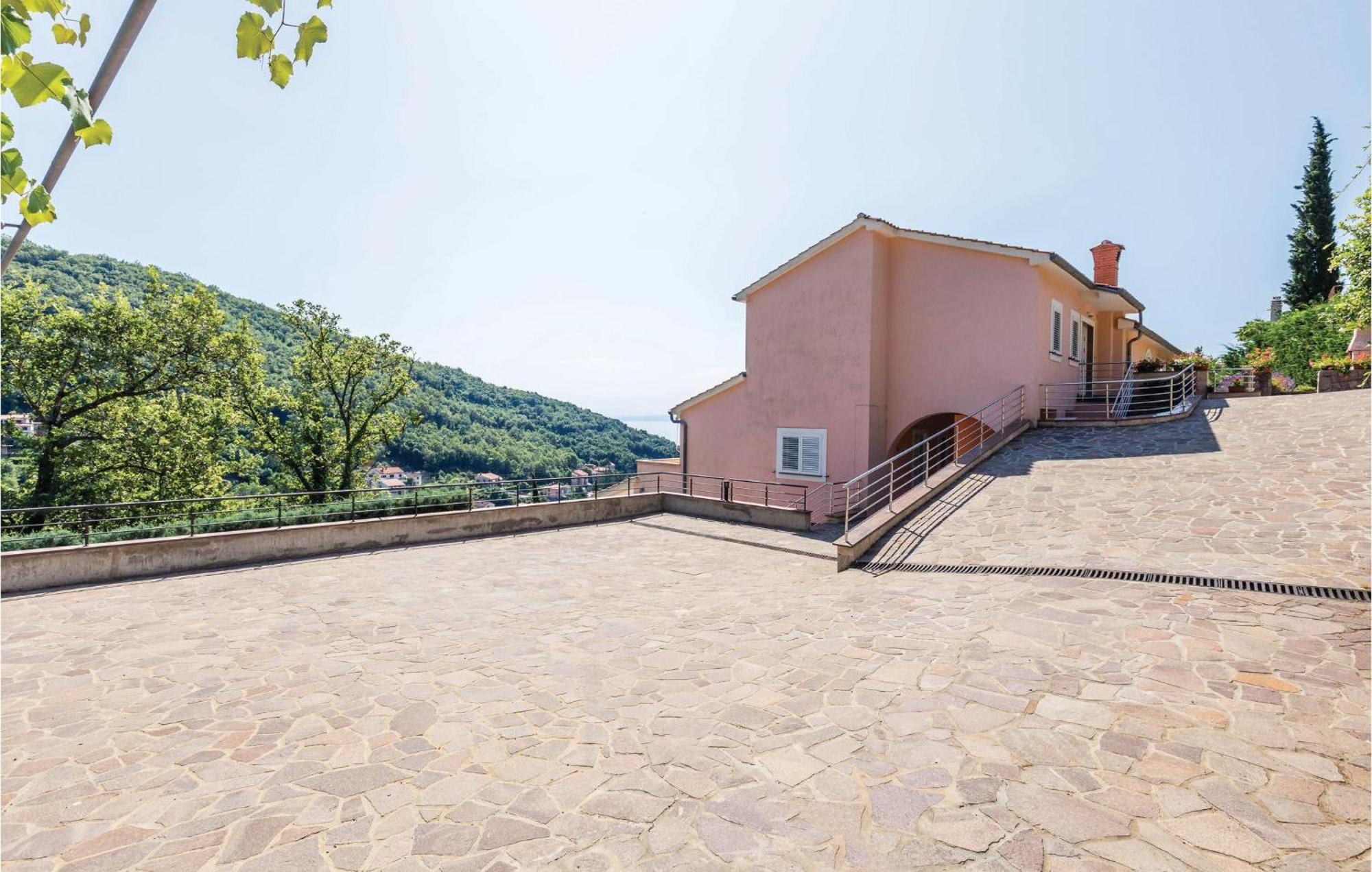 1 Bedroom Stunning Apartment In Moscenicka Draga Exterior photo