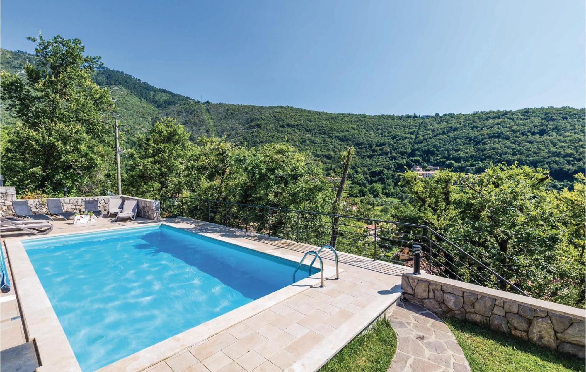 1 Bedroom Stunning Apartment In Moscenicka Draga Exterior photo